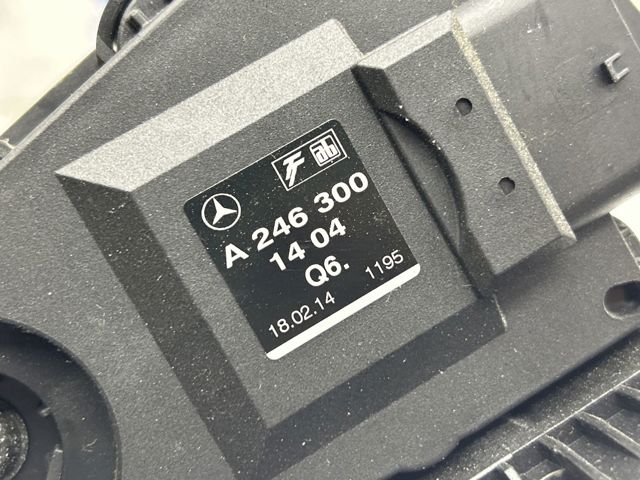 Педаль акселератора A2463001404 MERCEDES