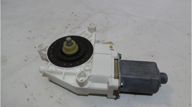 Моторчик стеклоподьемника  для mercedes benz x164 gl-klasse (gl) 2006-2012 A2518200842