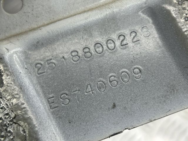 Завіса капота права A2518800228 MERCEDES