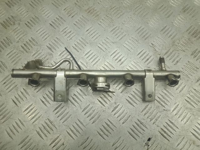 Рампа форсунок системи упорскування палива A2710703595 MERCEDES