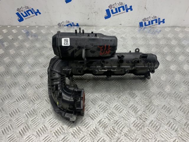 Колектор впускний A2740900437 MERCEDES