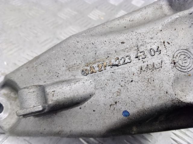 Кронштейн подушки (опори) двигуна, лівої A2742234304 MERCEDES