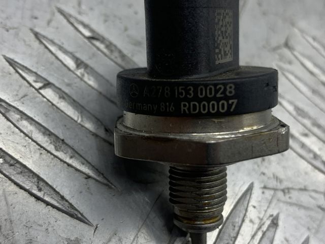 Датчик тиску палива A2781530028 MERCEDES