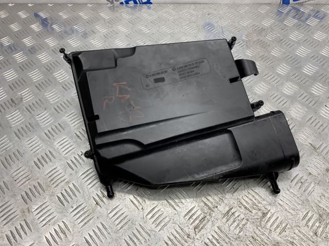 Корпус повітряного фільтра, правий A6420902001 MERCEDES
