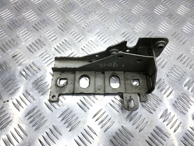 Кронштейн супорту радіатора нижнього ASU780231 LAND ROVER