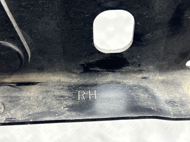 Завіса капота права BKB760100 LAND ROVER