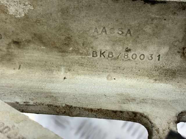 Петля капота, ліва BKB780031 LAND ROVER