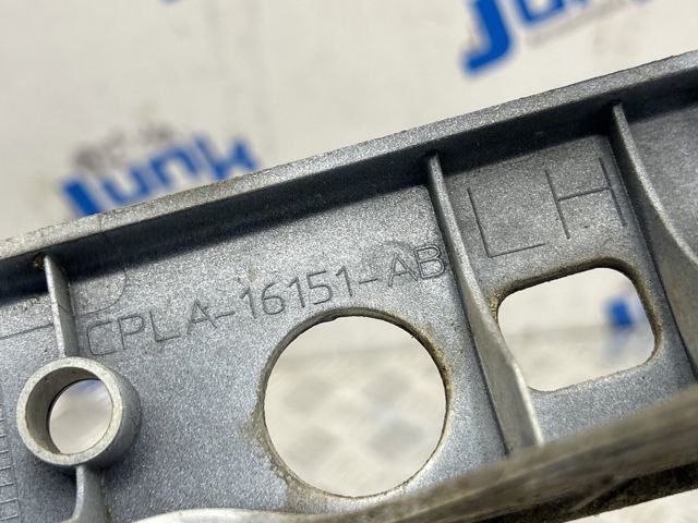 Кронштейн кріплення крила переднього лівого верхній CPLA16151AC LAND ROVER
