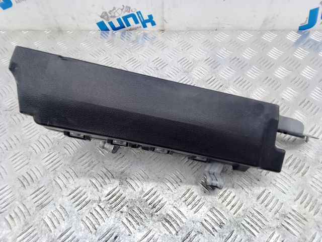 Подушка безпеки (AIRBAG) пасажирська, захисту колін DGH957KT0 MAZDA
