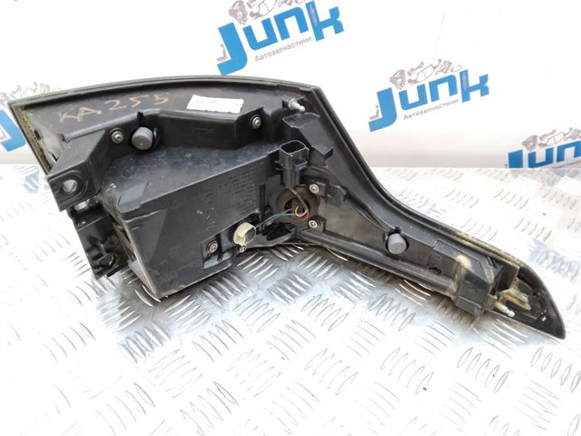 Ліхтар задній правий DK6213404BA LAND ROVER