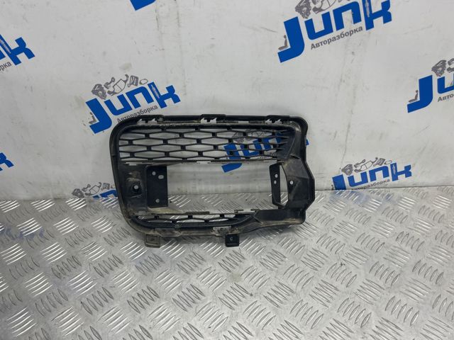 Заглушка протитуманки передньої правої DK6217K946AA LAND ROVER