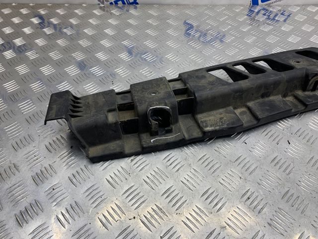 Кронштейн бампера заднього, центральний DQN500011 LAND ROVER