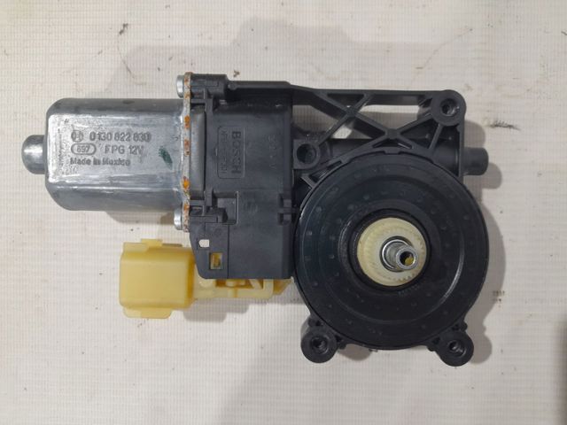 Моторчик склопідйомника двері задніх, лівих DS7Z5423395A FORD