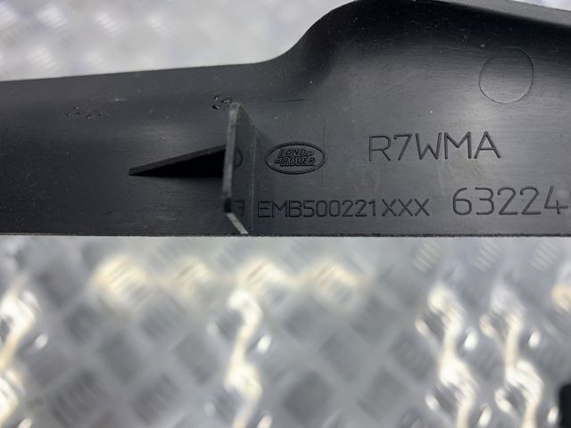 Обшивка стійки кузова внутрішня, передня права EMB500221PVJ LAND ROVER
