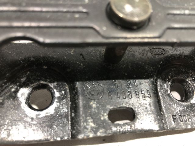 Петля замка кришки багажника FQQ500060 LAND ROVER