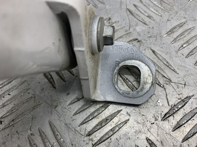 Петля передніх дверей, правих FT4Z5822810B FORD