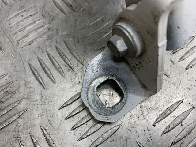 Петля водійських дверей FT4Z5822811B FORD