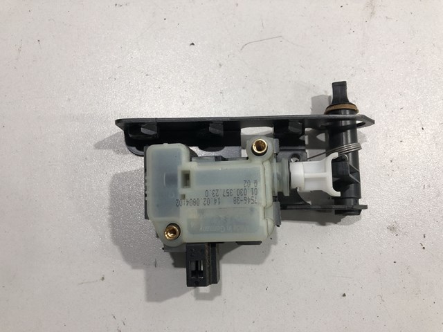 Замок, ручка і привід (багажника) FUG500150 LAND ROVER