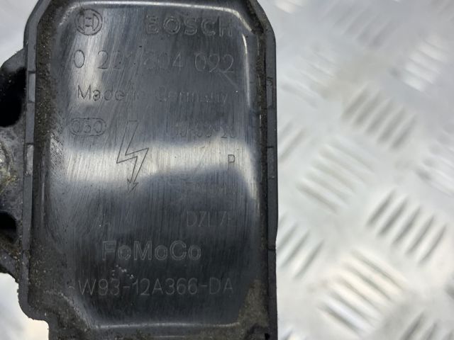 Котушка LR010687 LAND ROVER