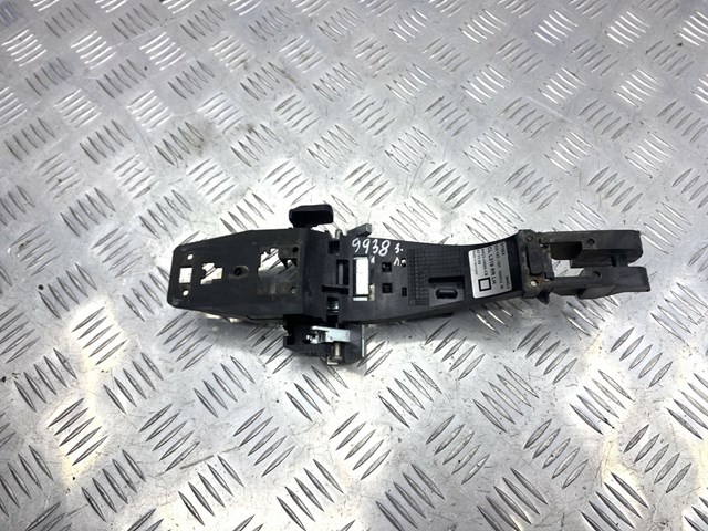 Тримач зовнішньої ручки дверей, задніх лівих LR018298 LAND ROVER