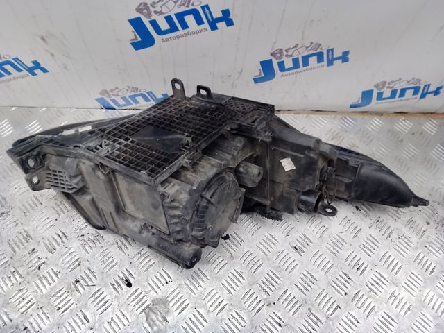Блок фара ліва LR024261 LAND ROVER