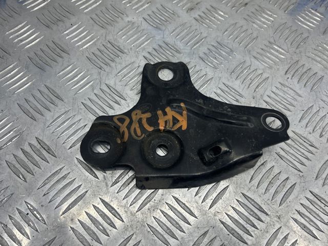 Кронштейн подушки (опори) двигуна, правої LR024733 LAND ROVER