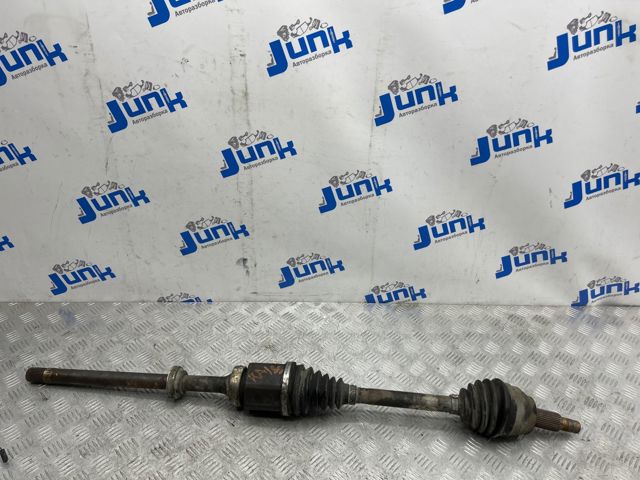 Привід передній правий LR024755 LAND ROVER