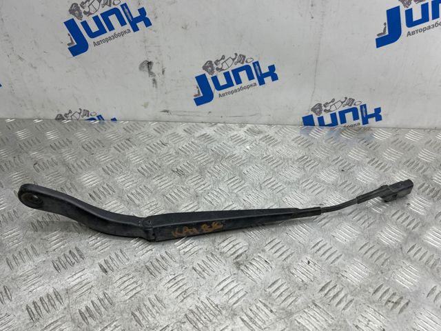 Важіль-поводок двірника лобового скла LR025116 LAND ROVER