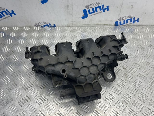 Колектор впускний LR025405 LAND ROVER