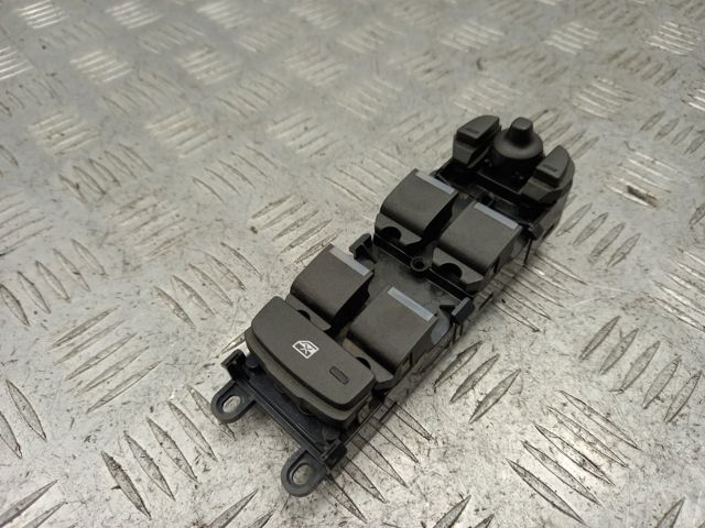 Кнопки переднього лівого склопід'ємника LR025908 LAND ROVER