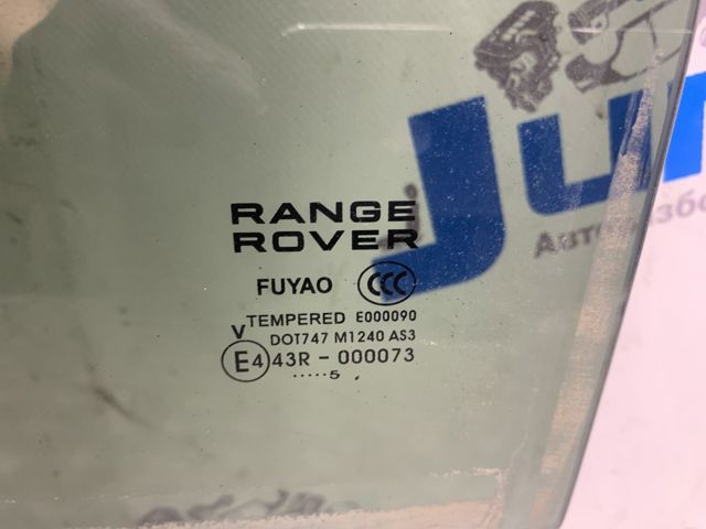 Скло задніх дверей, лівих LR026715 LAND ROVER