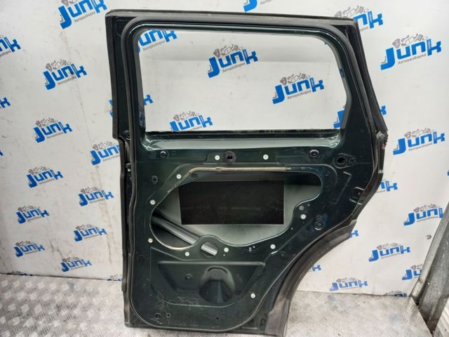 Двері пасажирські задні праві LR028556 LAND ROVER