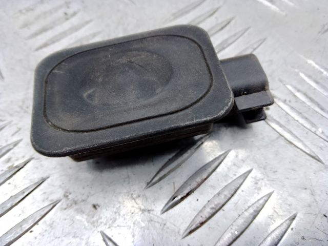 Кнопка приводу замка третіх/ п'ятих дверей LR029038 LAND ROVER