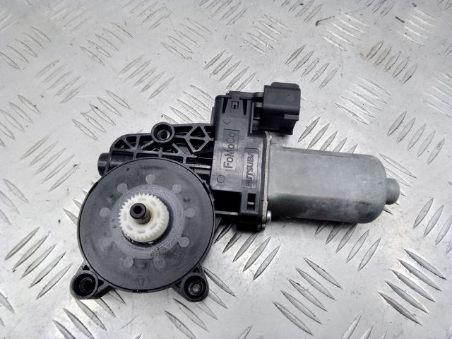 Двигун склопідіймача двері передньої, правої LR031660 LAND ROVER