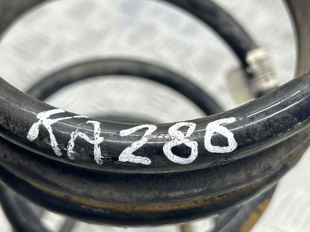 Пружина задня LR034087 LAND ROVER