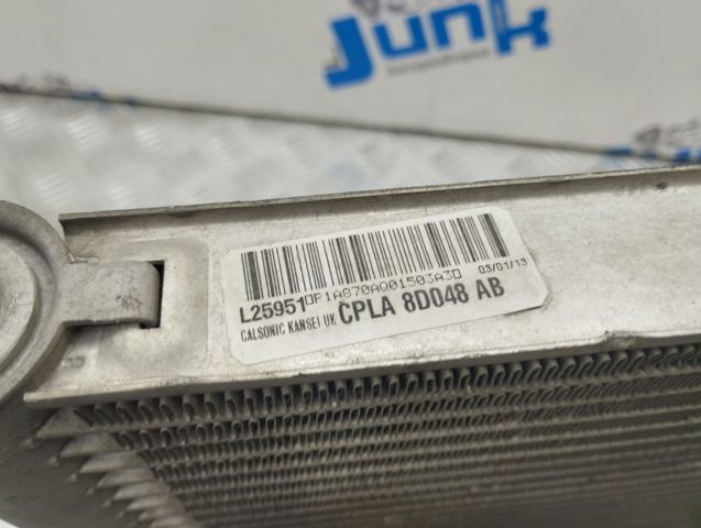 Радіатор охолодження двигуна, додатковий LR034577 LAND ROVER