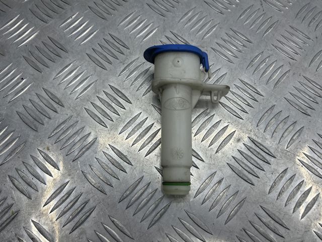 Горловина бачка омивача LR037583 LAND ROVER
