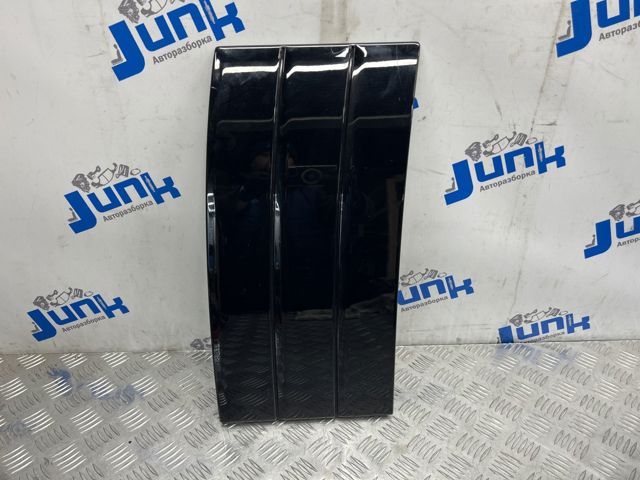 Молдинг передніх лівих дверей LR038864 LAND ROVER