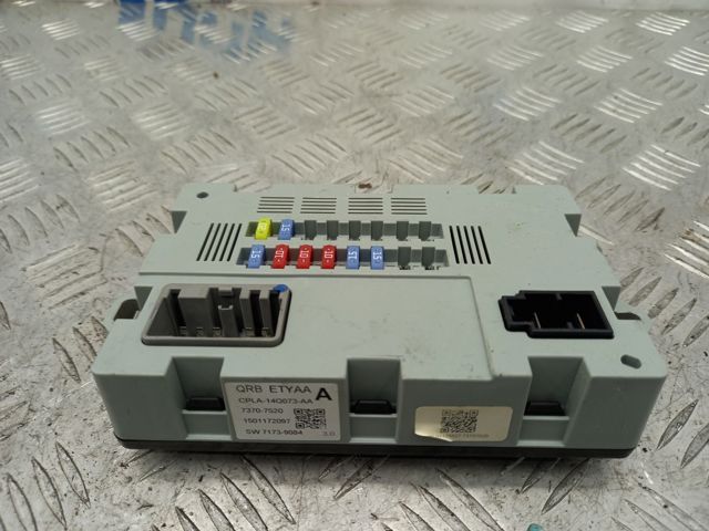 Блок запобіжників задній, салонний LR041091 LAND ROVER