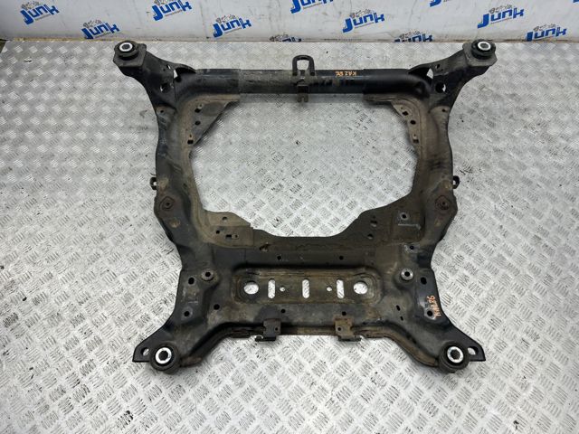 Балка передньої підвіски, підрамник LR041717 LAND ROVER