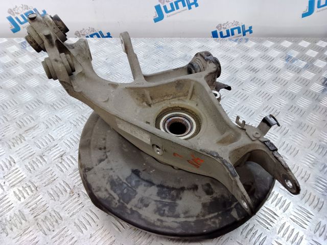 Цапфа поворотного кулака LR043594 LAND ROVER