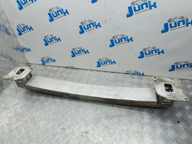 Балка бампера заднього LR044061 LAND ROVER