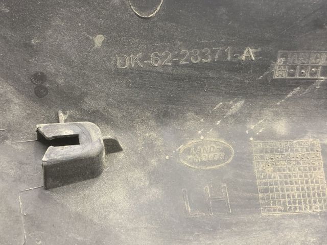 Молдинг заднього лівого крила LR044143 LAND ROVER