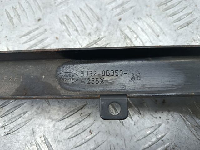 Балка під радіатор верхня LR044300 LAND ROVER