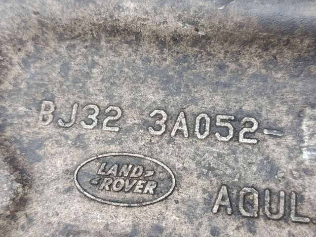 Правий важіль передній нижній підвіски LR045803 LAND ROVER