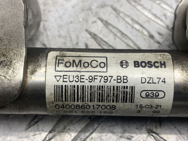 Рампа форсунок системи упорскування палива LR054874 LAND ROVER