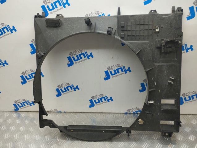 Дифузор вентилятора LR057118 LAND ROVER