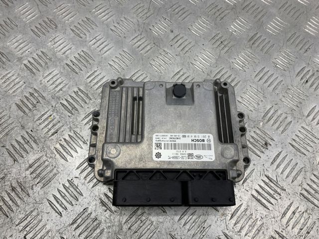 Блок двигуна LR057872 LAND ROVER