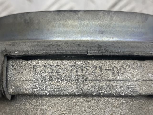 Подушка трансмісії (опора коробки передач), ліва LR061456 LAND ROVER