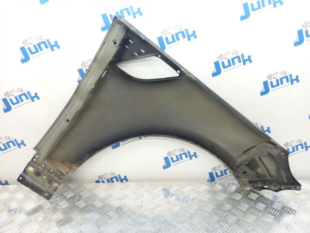 Ліве переднє крило LR061824 LAND ROVER